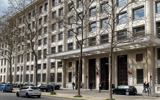 Le Conseil d’orientation des retraites revoit à la hausse le déficit prévu pour 2070. Pour y remédier, un nouveau recul de l'âge de départ à la retraite serait la meilleure option, estime le COR