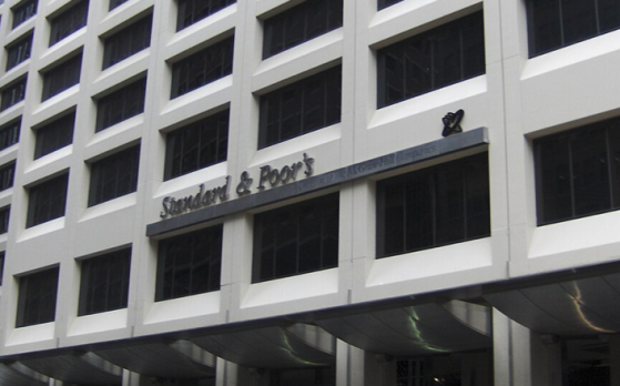 Incertitude budgétaire : Après Fitch, l'agence Standard & Poor’s abaisse la note de la dette française de AA- à A+