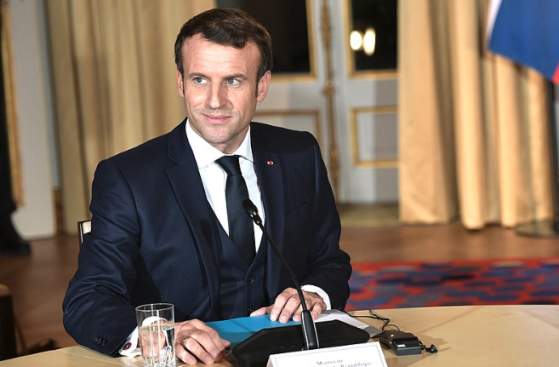 "Hautain", "incompétent", "menteur" : Emmanuel Macron devient le président le plus impopulaire de la Ve République, selon le baromètre Odoxa