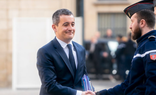 «Prise illégale d’intérêt» : Des avocats portent plainte contre Gérald Darmanin pour son soutien à Nicolas Sarkozy en prison
