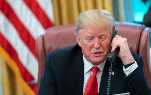 Donald Trump estime qu’un renversement du pouvoir en Iran « serait la meilleure chose qui puisse arriver »