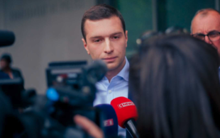 Mort de Quentin : Jordan Bardella estime que «Raphaël Arnault n’a pas sa place à l’Assemblée» et demande un cordon sanitaire face à LFI