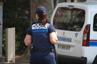 69 % des Français désapprouvent le projet de désarmement de la police municipale porté par certains maires récemment élus, selon un sondage